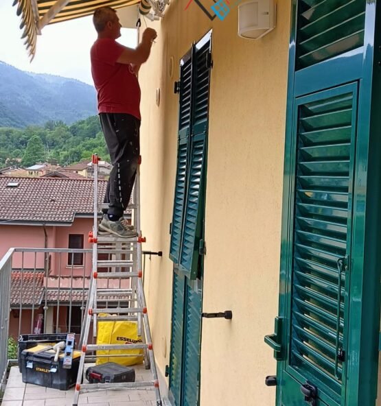 Tenda a braccetti motorizzata 6 MT Ricco Del Golfo La Spezia foto 2